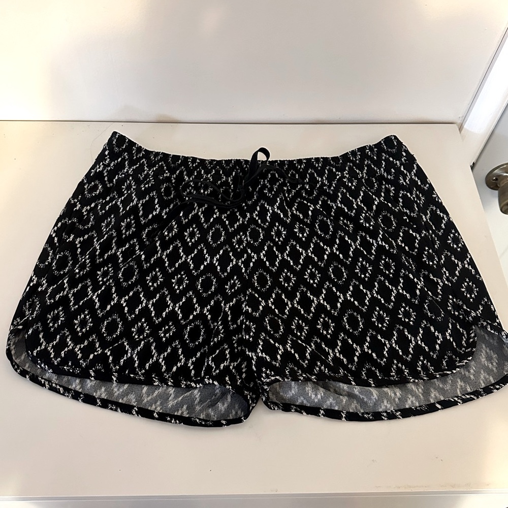 BR women’s shorts